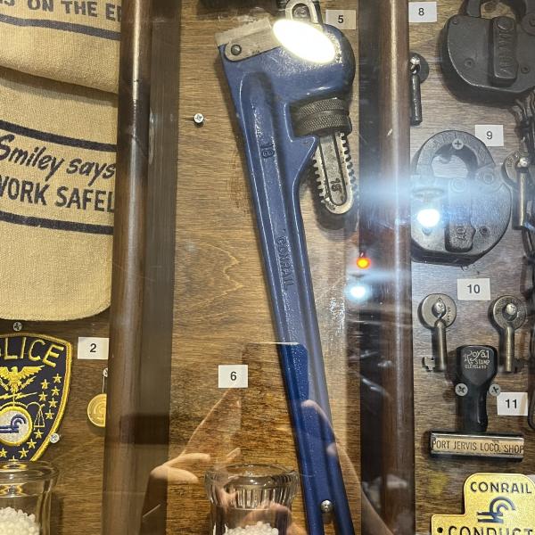 Conrail 18-inch pipe wrench