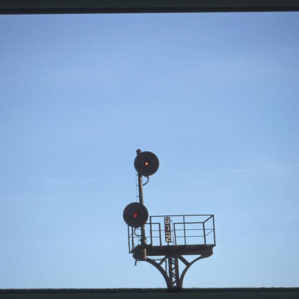Photograph of Erie signal 87.2 in Port Jervis, NY, February 1991