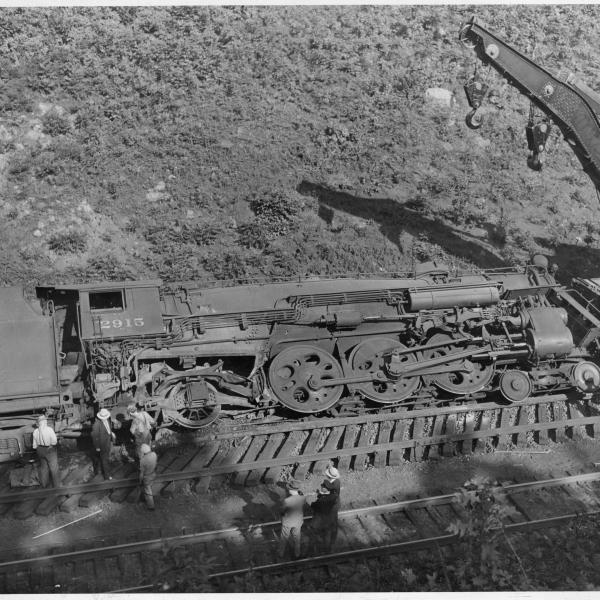 Photograph of wrecked Erie K-5 Pacific 2915