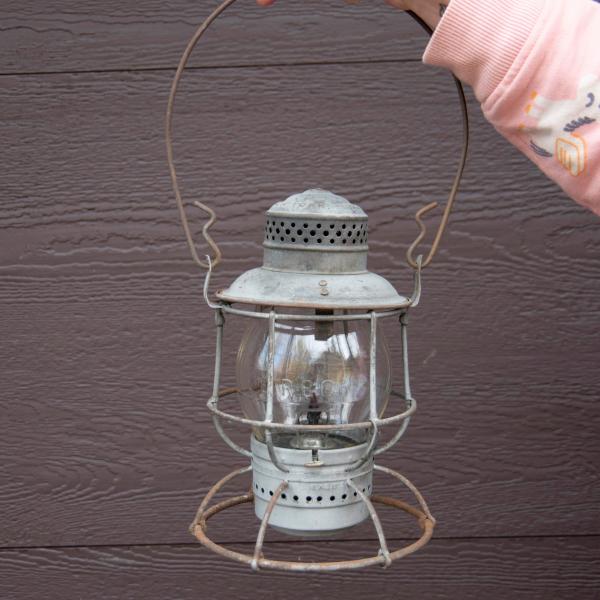 Armspear Manufacturing Co. lantern, marked Erie R.R. with clear cast E.R.R. Co. globe