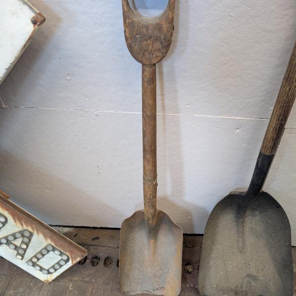 Erie Railroad coal scoop