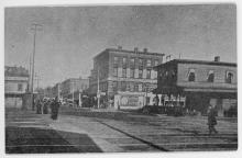Pike Street grade crossing on Erie, Port Jervis, original station at right