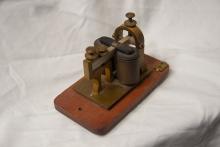 Telegraph Receiver (Vertical)