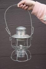Adlake lantern, no markings and no globe