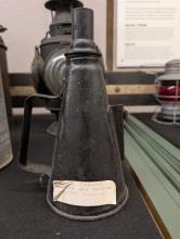 Conical oil can